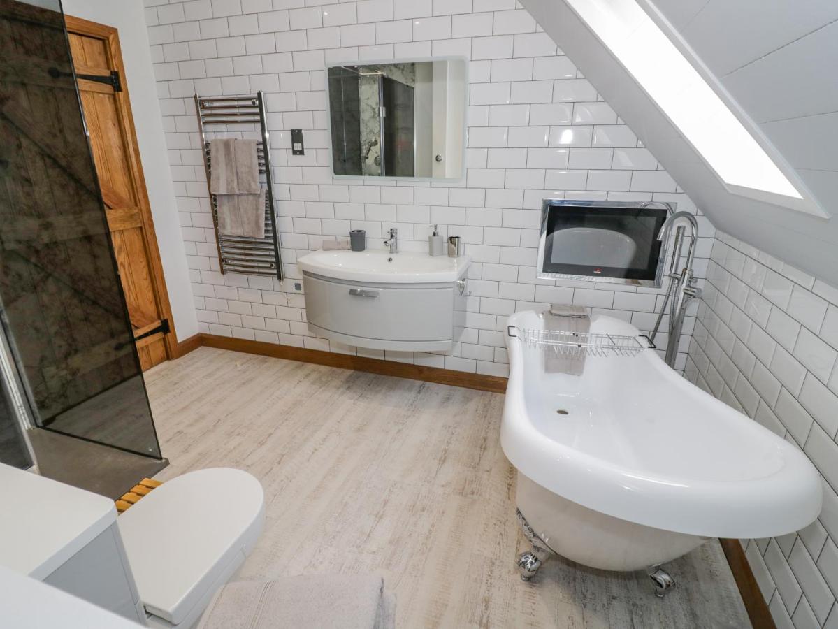 The Stables Villa Стурбридж Екстериор снимка